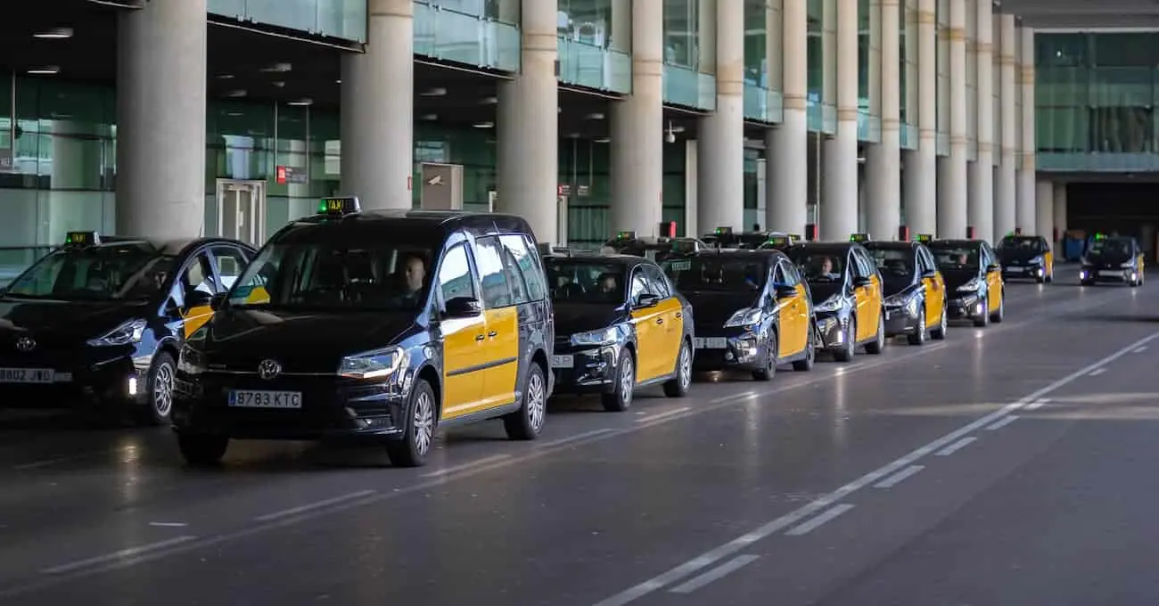 Taxis del aeropuerto de Barcelona: tarifas, servicios y consejos útiles -  My taxi transfer